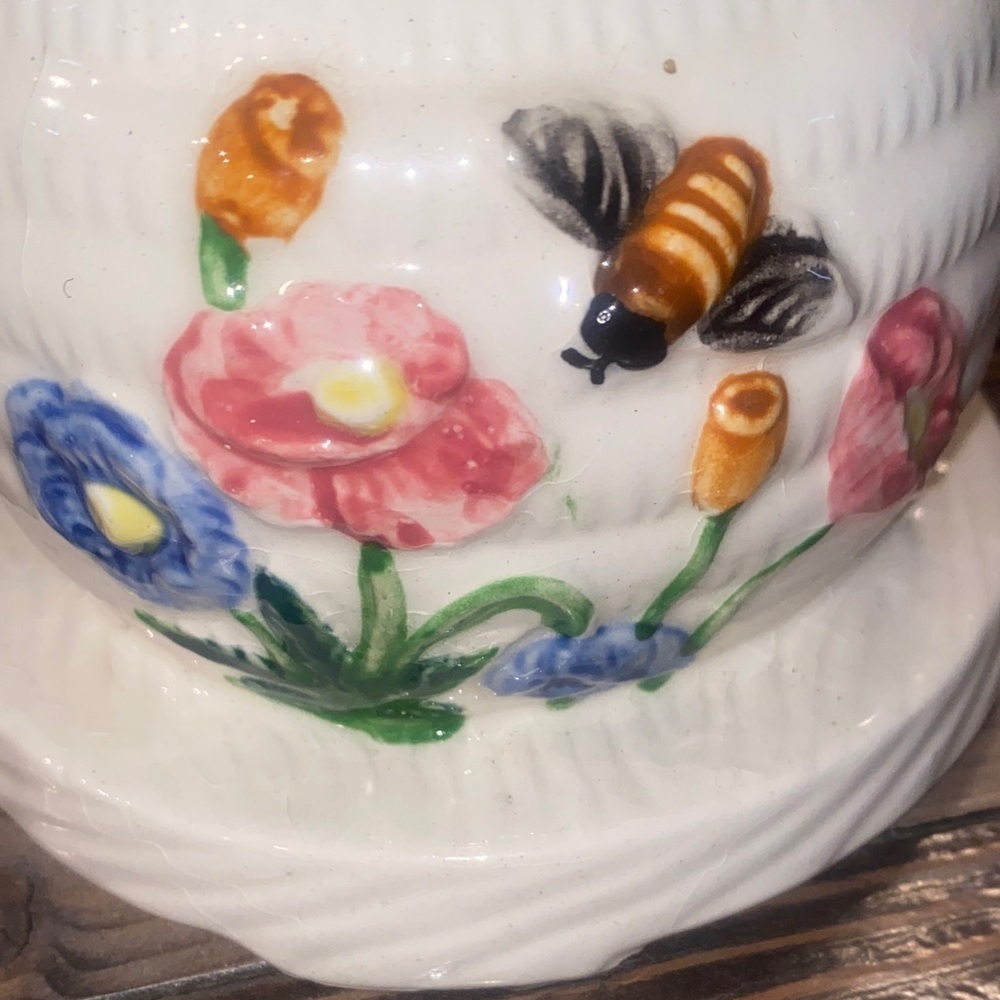 Vintage 1995 Floral Beehive Honey Pot - Picture 4 of 4